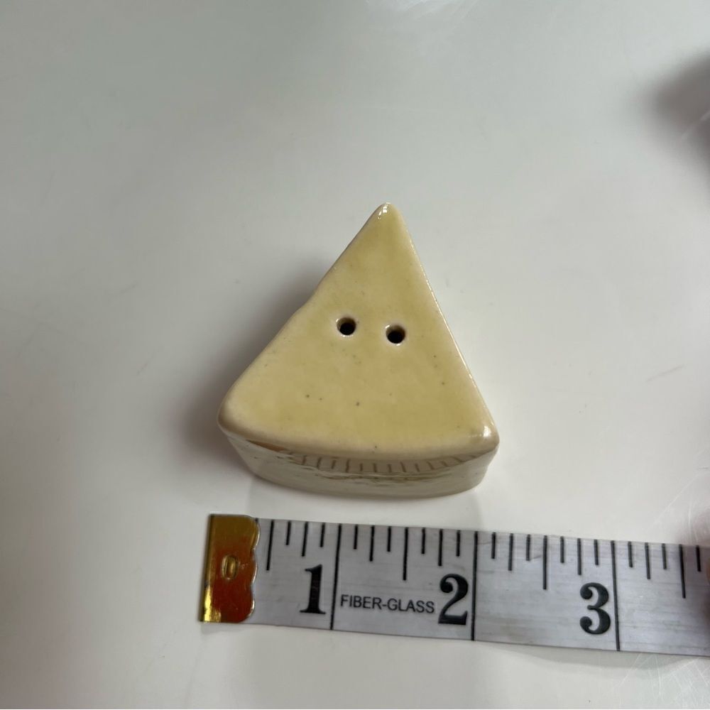 Quirky Mouse and Swiss Cheese Salt and Pepper Shakers Set - Picture 11 of 11